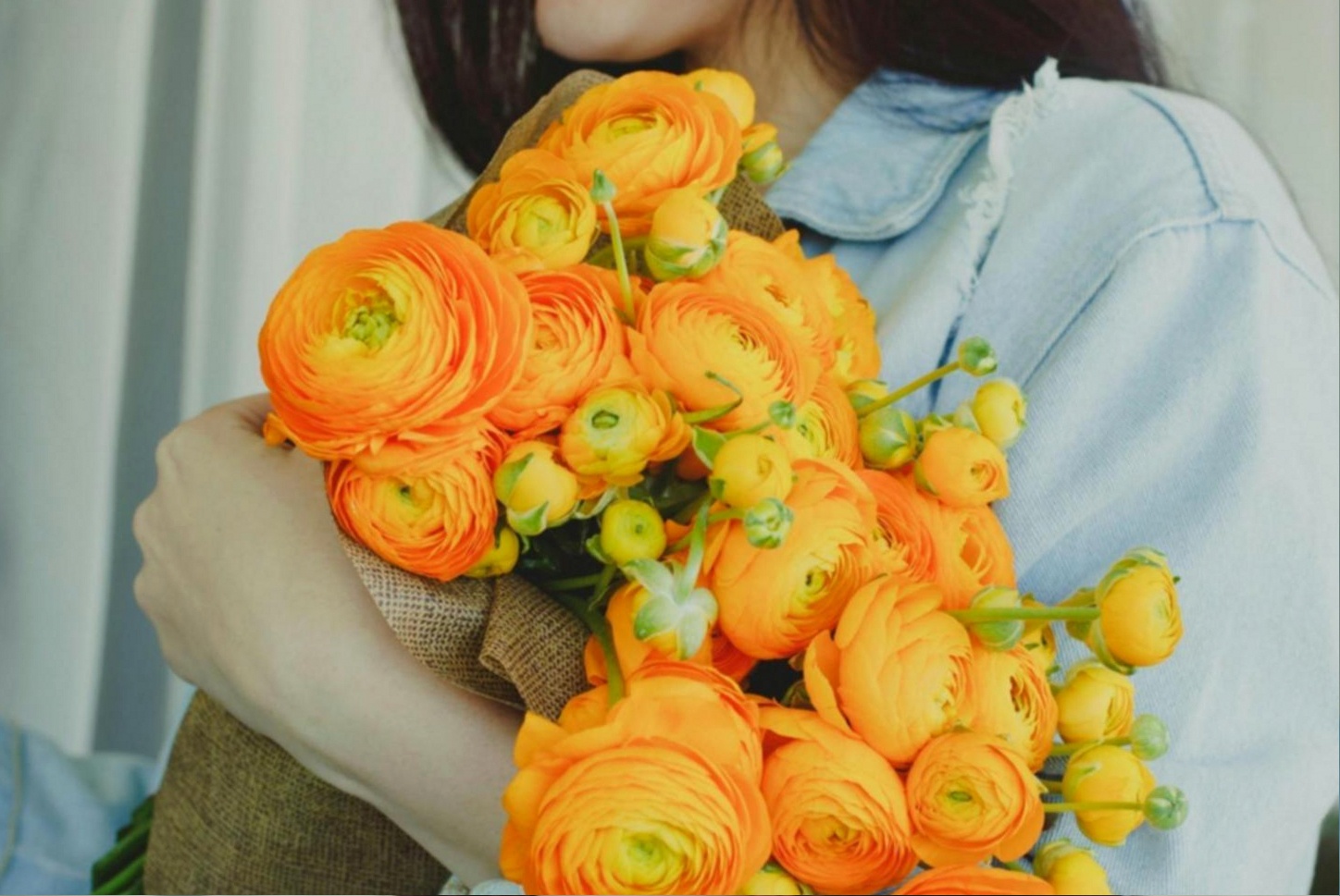 Flower arranging course materials and certification documents at Glowlucky.vip